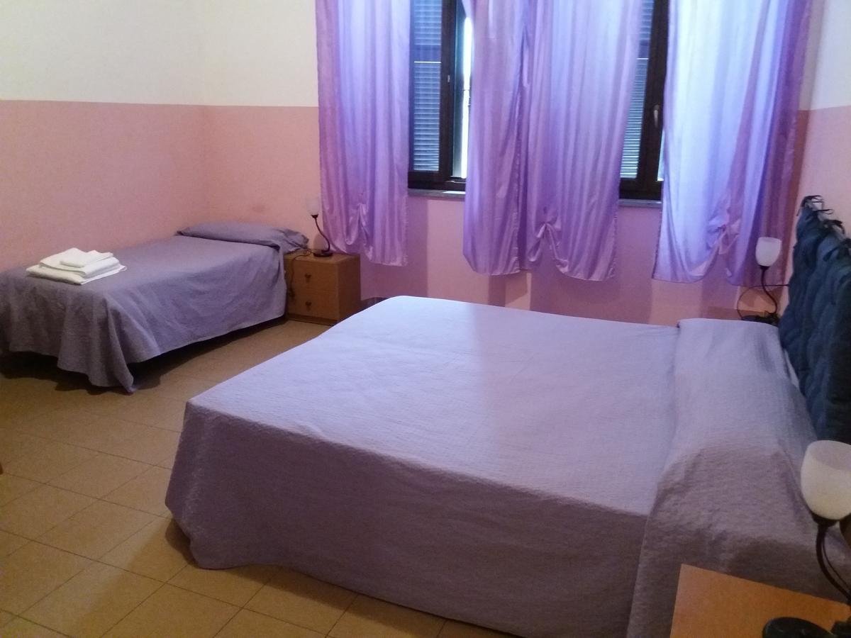 ostello ortensi Farnese Esterno foto