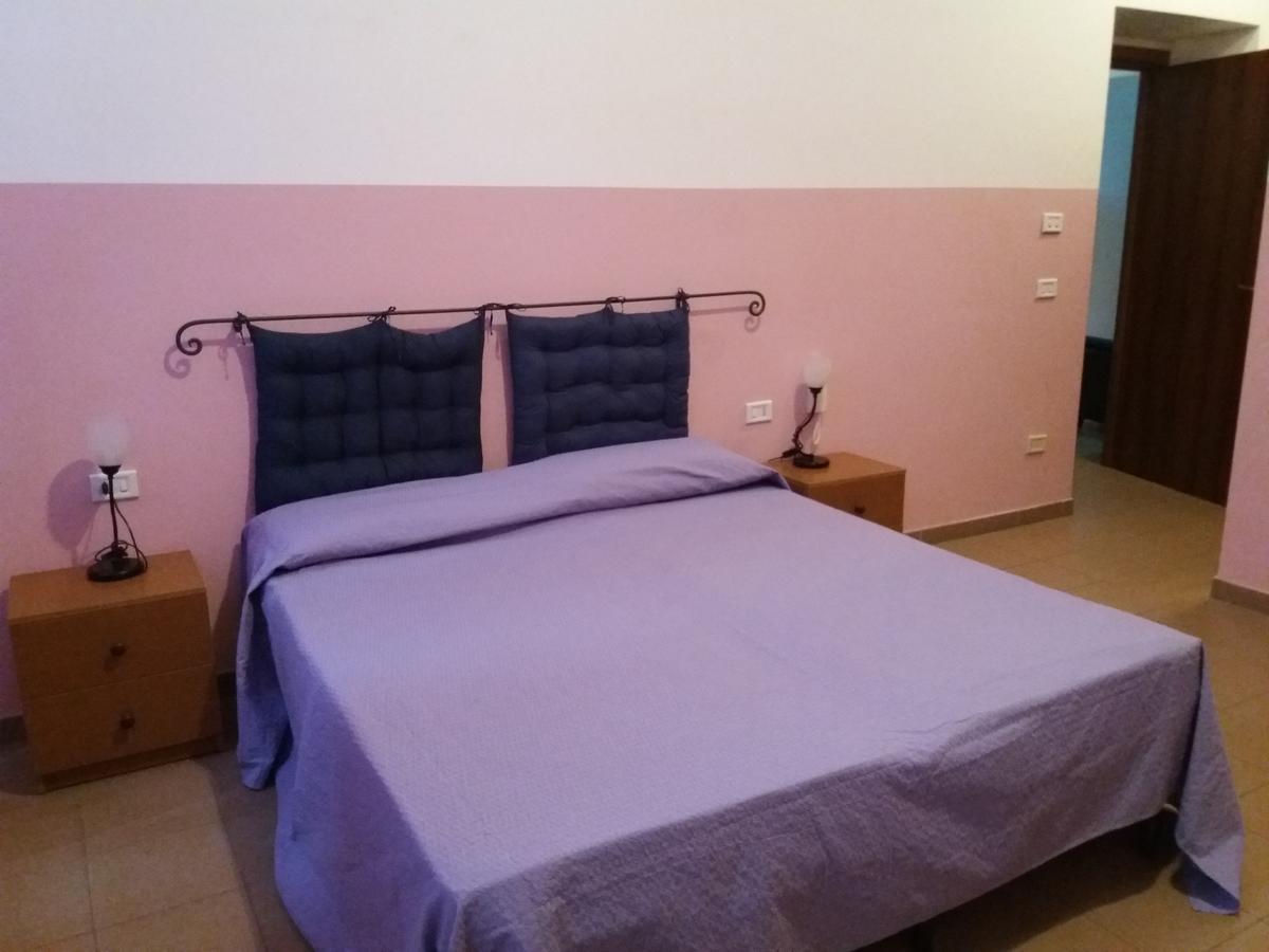 ostello ortensi Farnese Esterno foto