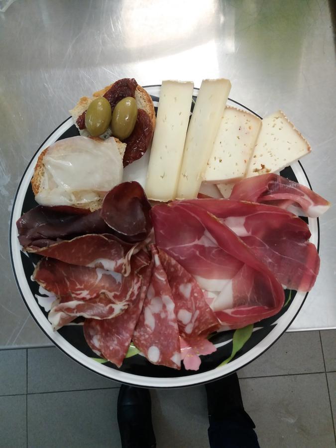 ostello ortensi Farnese Esterno foto
