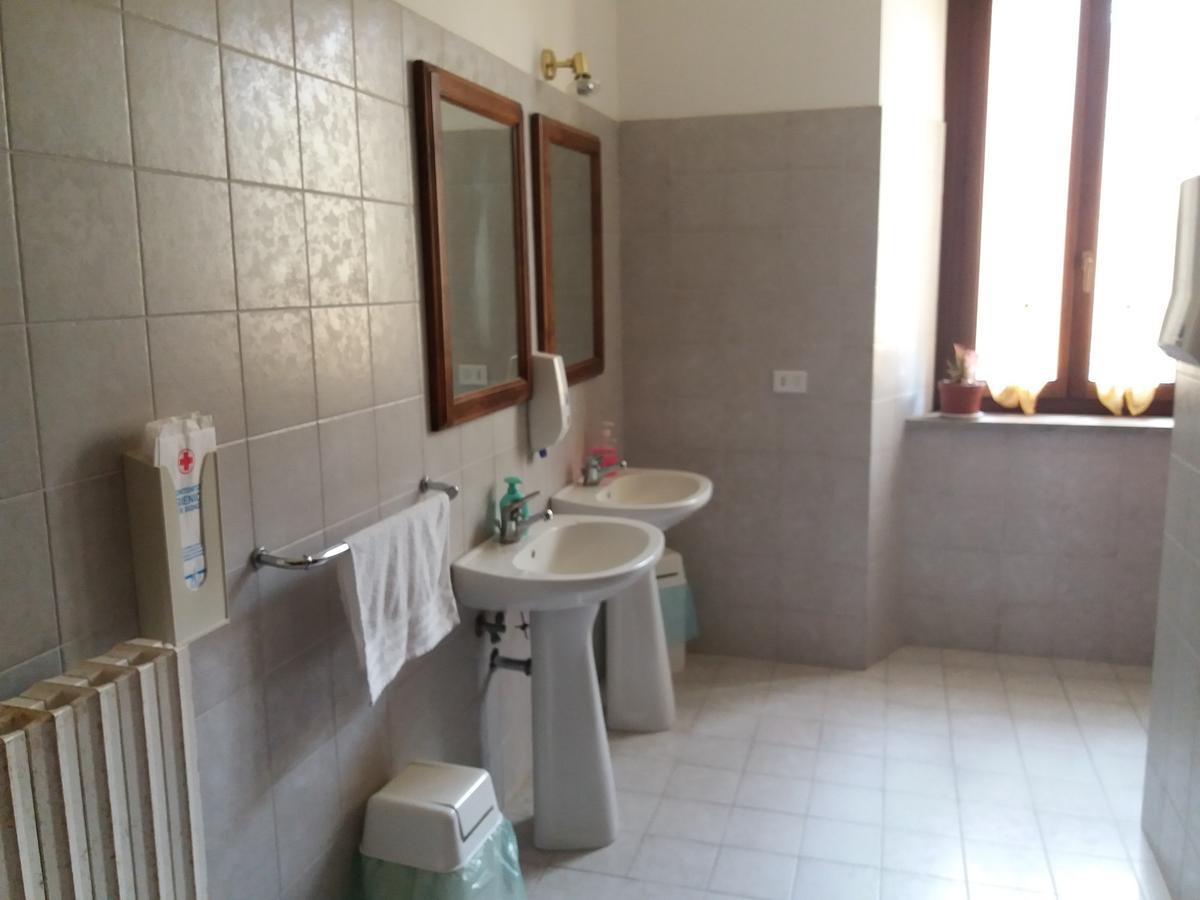 ostello ortensi Farnese Esterno foto