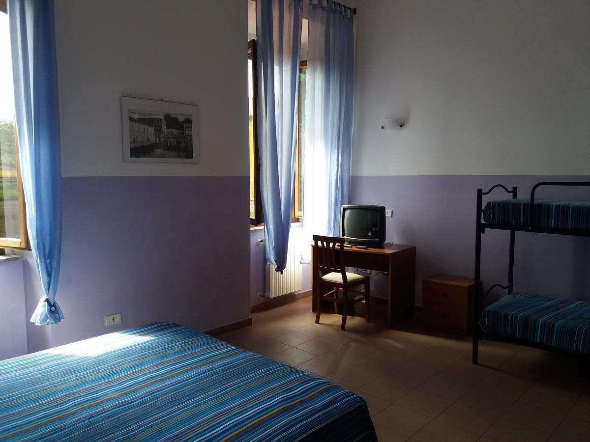 ostello ortensi Farnese Esterno foto